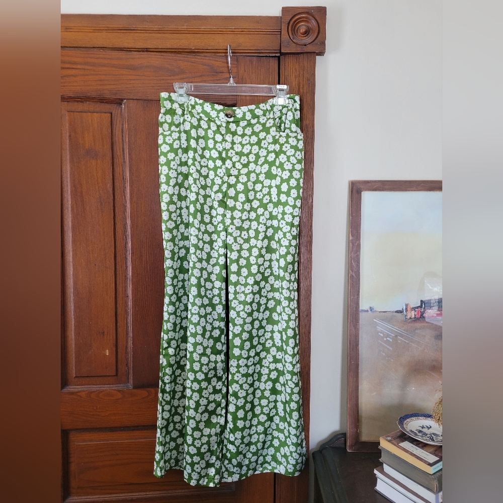 Cider - Green Daisy Satin Crop Flare Pant